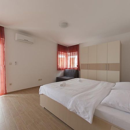 Apartments Villa Klara Baška Voda Kültér fotó